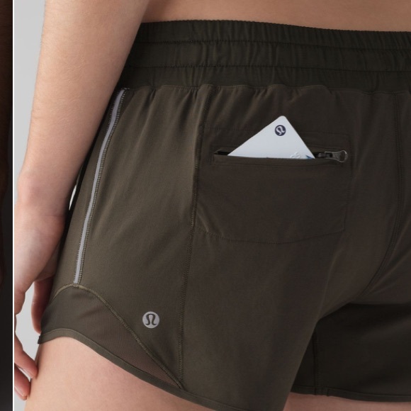 Lululemon Hotty Hot Short (Long 4")
Dark Olive shorts athletic running size 2 - Picture 4 of 13
